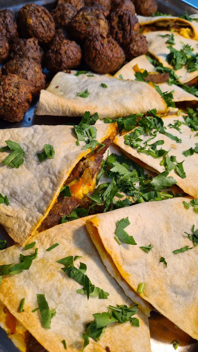 hollybush12's tweet image. A Taste of the East 🇹🇷 @ArdinglyDining
#Turkishbreakfast #atasteoftheeast #popupbar #ardinglycollege