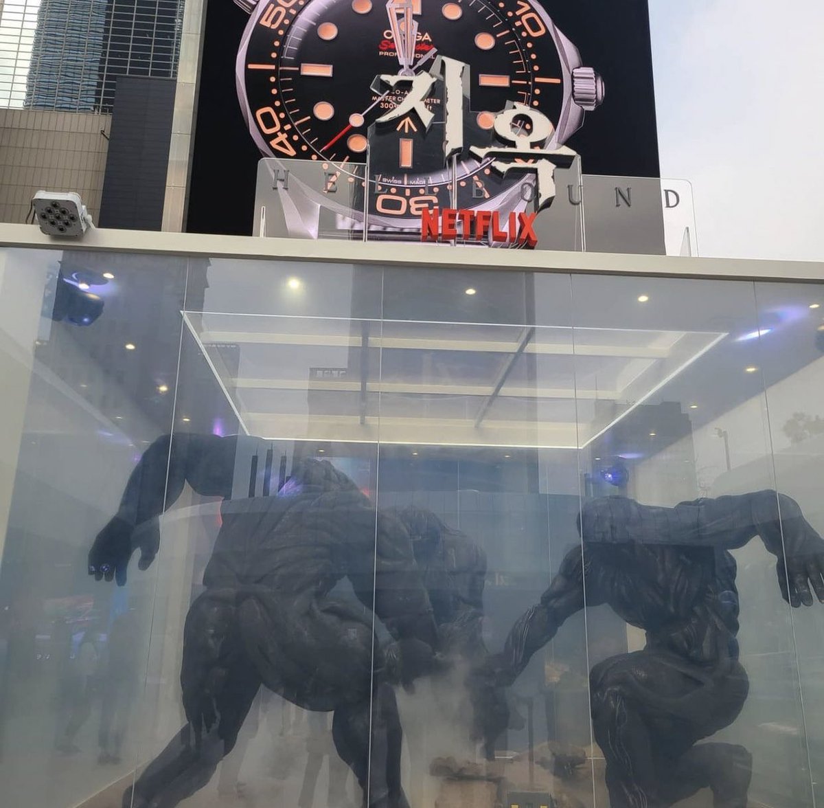 kdramafolder's tweet photo. look at how netflix korea promotes their original series #Hellbound

© fromju123 https://t.co/HpE4GkCVq2