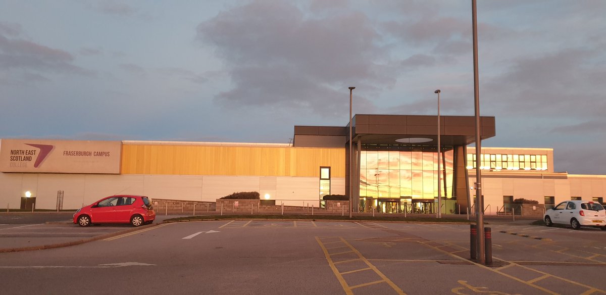 gwendo184's tweet photo. Beautiful 7.30am sunrise reflections at our Fraserburgh Campus this morning 😍 #nescollife https://t.co/koVTmaYppL