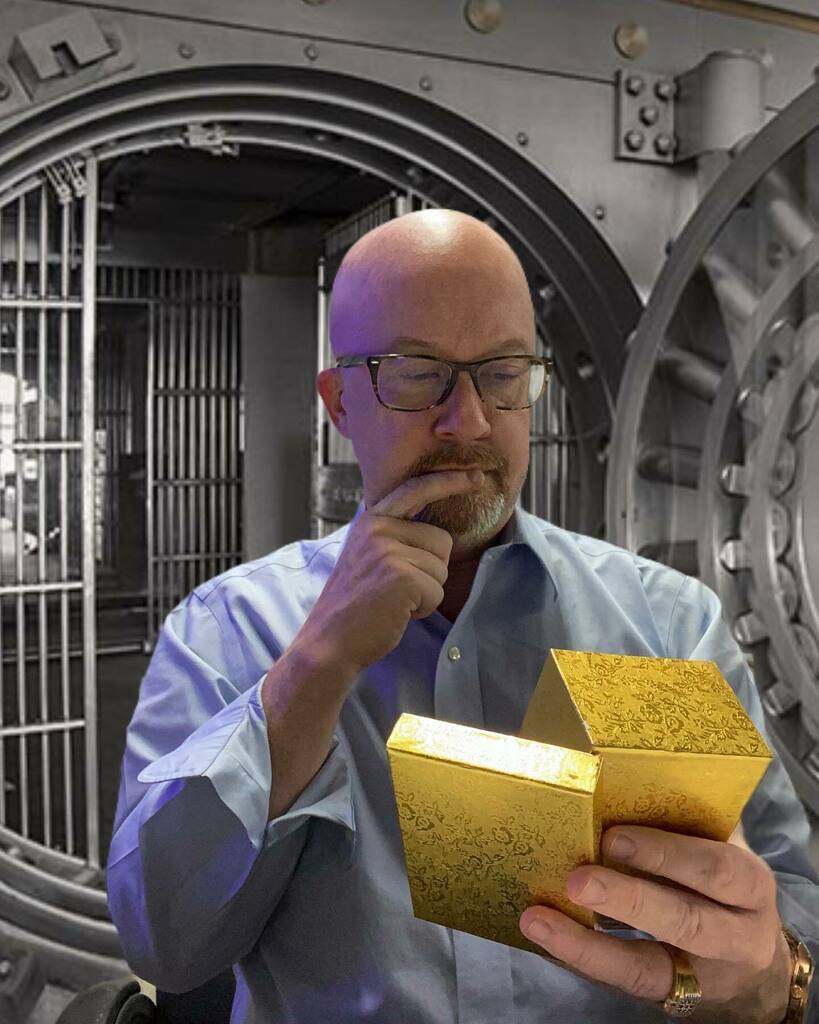 ShawnWilsie's tweet photo. Just found this item in the vault, but actually wondering if it’s too valuable to be presented in an “under $10” show. Will I show it? You’ll find out Friday 3am-6am on Shop LC.
.
.
.
.
.
#showhost #shoplc #shoplctv #tvshopping #amshawn #InnovationsInL… https://t.co/fKLNnBK0QF https://t.co/RHvgYDMVzB