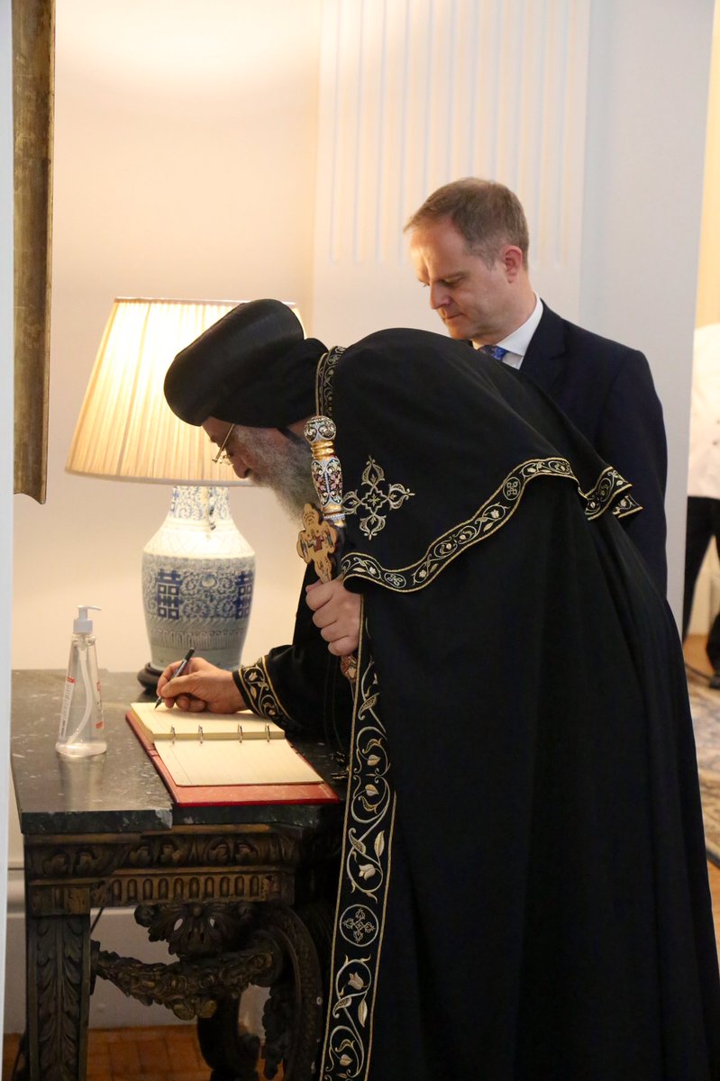 BishopAngaelos's tweet photo. Honoured to accompany HH Pope Tawadros II at a meeting with HRH the #PrinceOfWales at which they discussed the Christian understanding of stewardship over all creation and the role of faith communities in safeguarding the environment today.

With special thanks to @GarethBayleyUK https://t.co/Sdcjv0nHNe