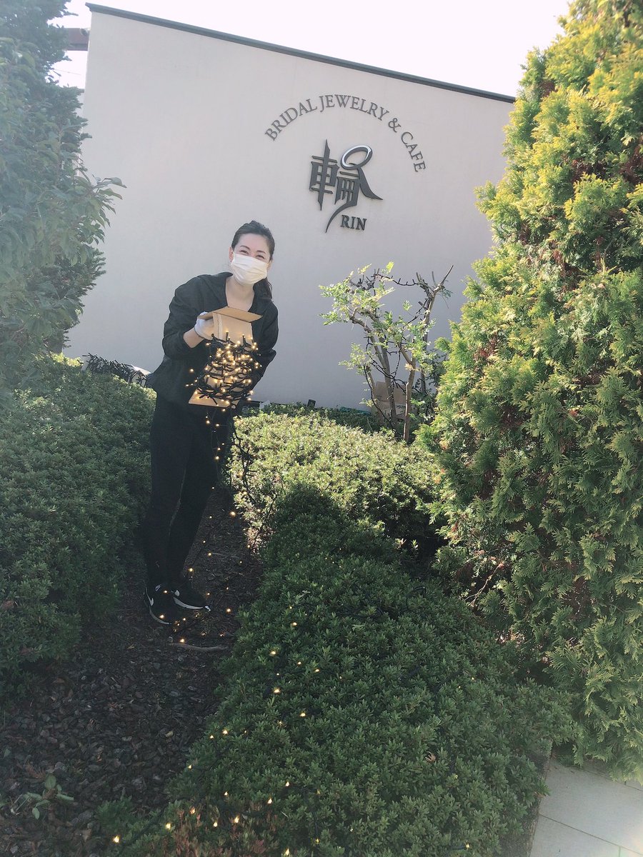 akipudding's tweet image. みゆ姉さんも装飾を頑張ってくれました！ありがとうございます！
こんなに綺麗になりました〜💓　＃イルミネーション　#高崎　#群馬　#輪のあたりまえ　#輪のスタッフ　#ブライダル　#ジュエリー