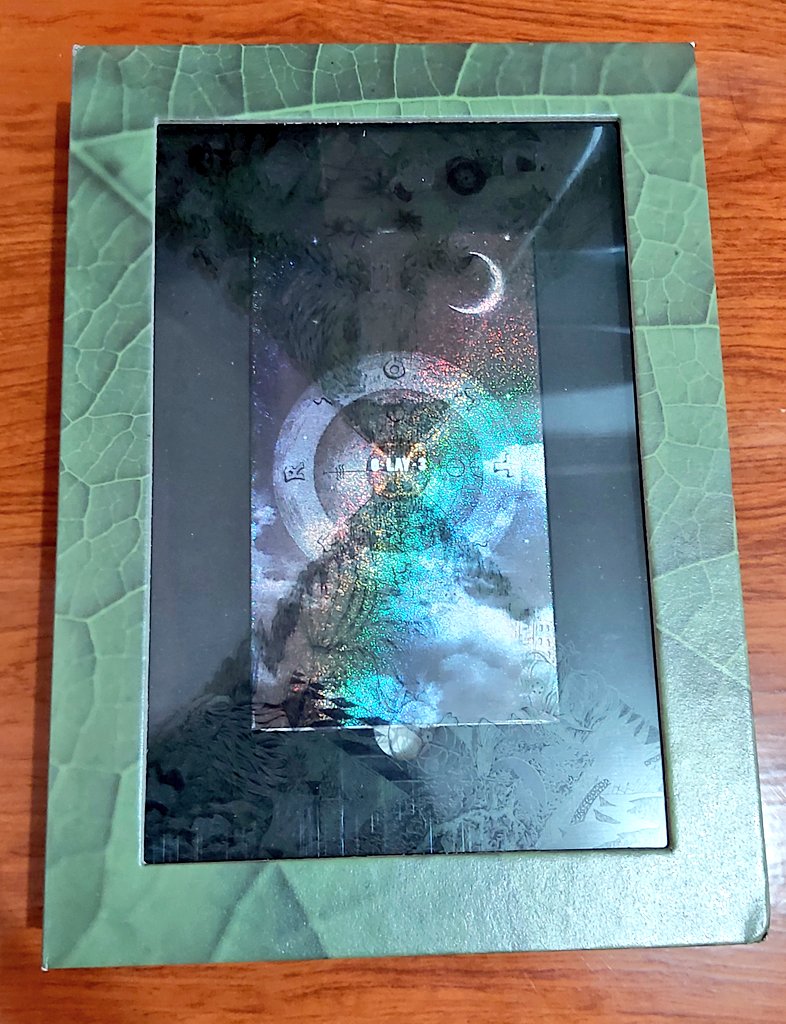 yooxxing's tweet photo. MY NAMANANA IS HERE! 😭😭😭 

Thank you so much @ERISPACE___ for helping me find a copy of the album!

It costs an arm and leg, but it's sooo pretty and worth it. Ang mahal mong mahalin, Zhang Yixing. 😆

My circle is finally complete. 😭 💜 https://t.co/kYss23E9Ub