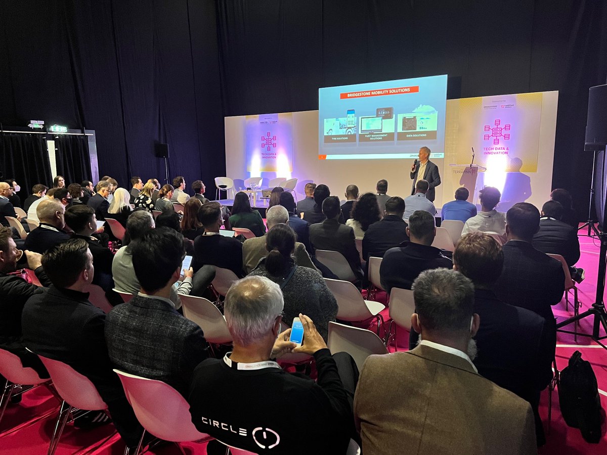 WebfleetFrance's tweet image. La semaine dernière, le salon MOVE 2021 - l'événement le plus important du monde en matière de mobilité - a été un événement mémorable.

Nous nous réjouissons de vous revoir en 2022 !

#MOVE2021 #mobilité #technologie #innovation #smartcities