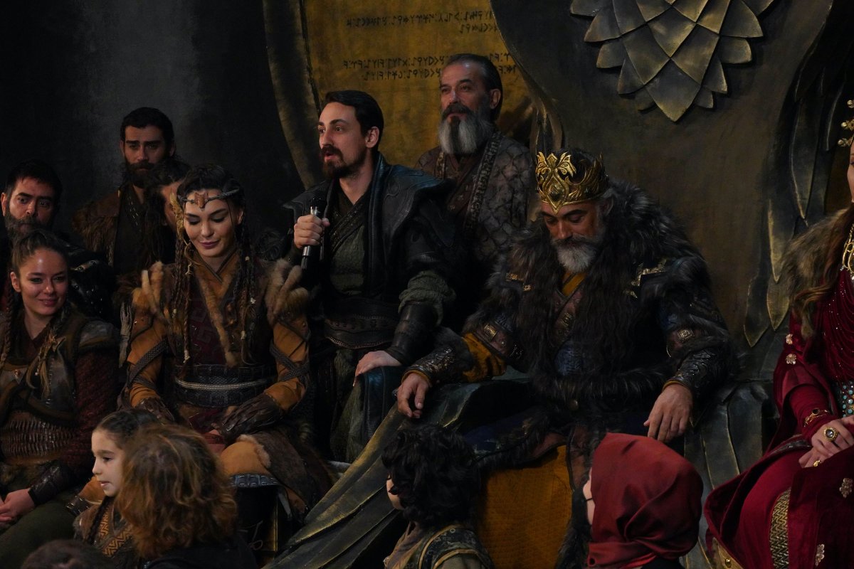 Karaagac destani. Karaagac destani. эбру шахинсериал дестан. легенда / destan (2021). эбру шахин аккыз.