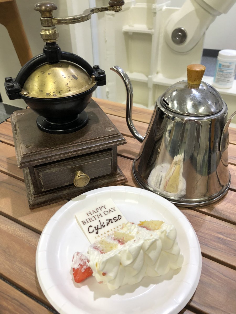 yusawai83's tweet photo. 今日は会社の誕生日でした。思えばもう7周年。これからももっと飛躍できるよう頑張っていきます。
本日は天体ショーも祝福してくれているようです。 #cykinso https://t.co/1qNQLSmzKO