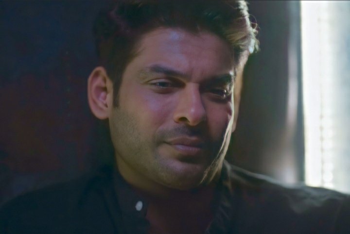 JhumeTahamina's tweet photo. Angel: Sid smile plz
Sid:🙂☺️😊
Angel:Zabardasti smile nahi,aise smile chahiye😄
Sid:Smile karne ke liye insan ka khush hona zaruri hai😒
Angel:Sweetheart,mere liye smile karo
Sid:Sweetheart word sirf mere fangirls k liye reserved hai🤐
@sidharth_shukla #SidharthShukla #SidHearts https://t.co/L9r3E4F00W