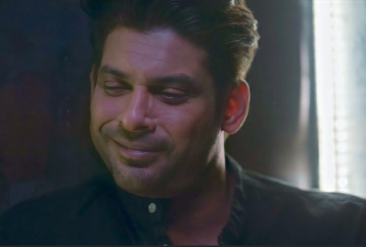 JhumeTahamina's tweet photo. Angel: Sid smile plz
Sid:🙂☺️😊
Angel:Zabardasti smile nahi,aise smile chahiye😄
Sid:Smile karne ke liye insan ka khush hona zaruri hai😒
Angel:Sweetheart,mere liye smile karo
Sid:Sweetheart word sirf mere fangirls k liye reserved hai🤐
@sidharth_shukla #SidharthShukla #SidHearts https://t.co/L9r3E4F00W