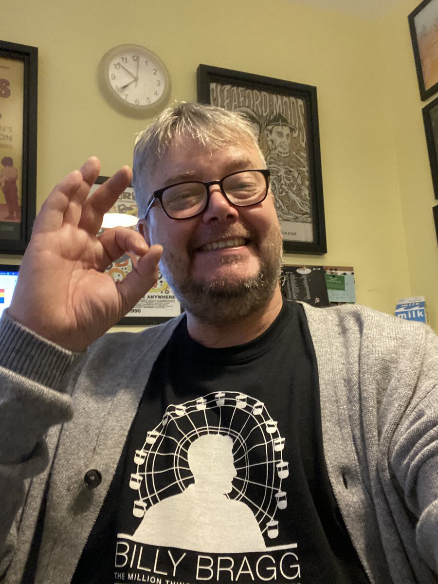 clive_garratt's tweet photo. Repping the Bard ❤️ #TShirtDay https://t.co/sDLM9u5df0