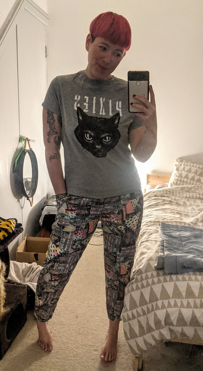 Abbie87's tweet photo. Working from home on #TShirtDay means comfy bottoms and @PIXIES @BBC6Music 🖤 https://t.co/zwGYYjg7vM