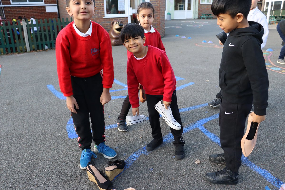 minetinfants's tweet photo. In the afternoon we took part in #SHOESHARE in conjunction with #Clarks and #UNICEF. A big thankyou to all the families for bringing your old shoes.👠👡👢🥿👞👟🩰 https://t.co/vAtU0GPSix