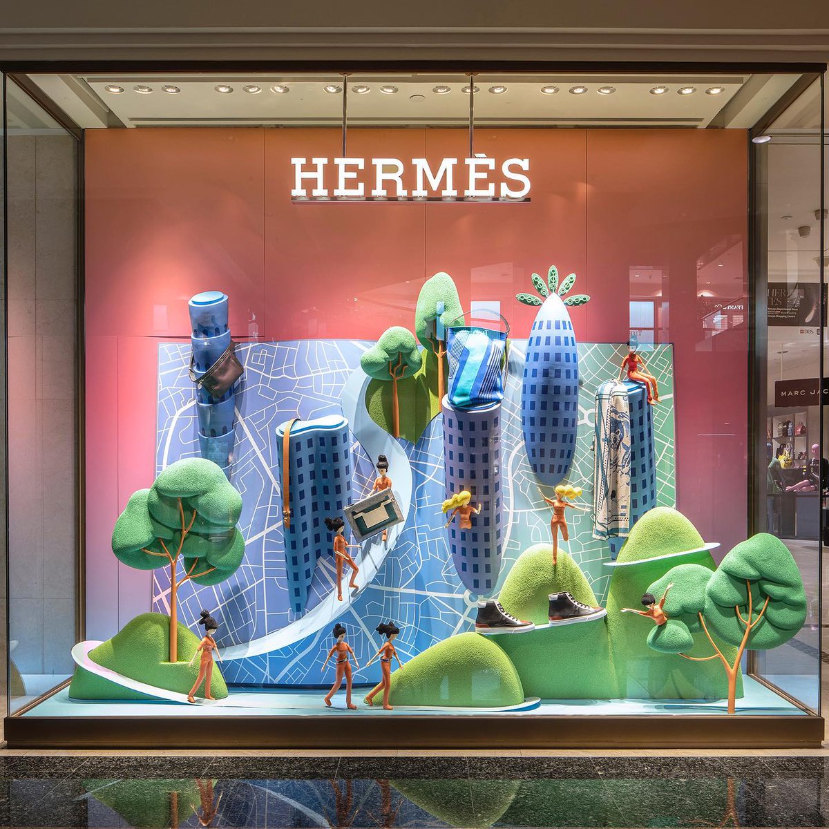LanzavecchiaWai's tweet photo. New #hermeswindows series at @Hermes_Paris @n_takashimaya, Singapore.

“The Textbook Trip”📚🌈🌏

Photos by 
@darrensohphoto

#lanzavecchiawai #hermes #windowsdisplay #hermessingapore #retaildesign #windowdesign #dream #artwork #design #scenography  #visualmerchandising https://t.co/zrDrFAg4K1