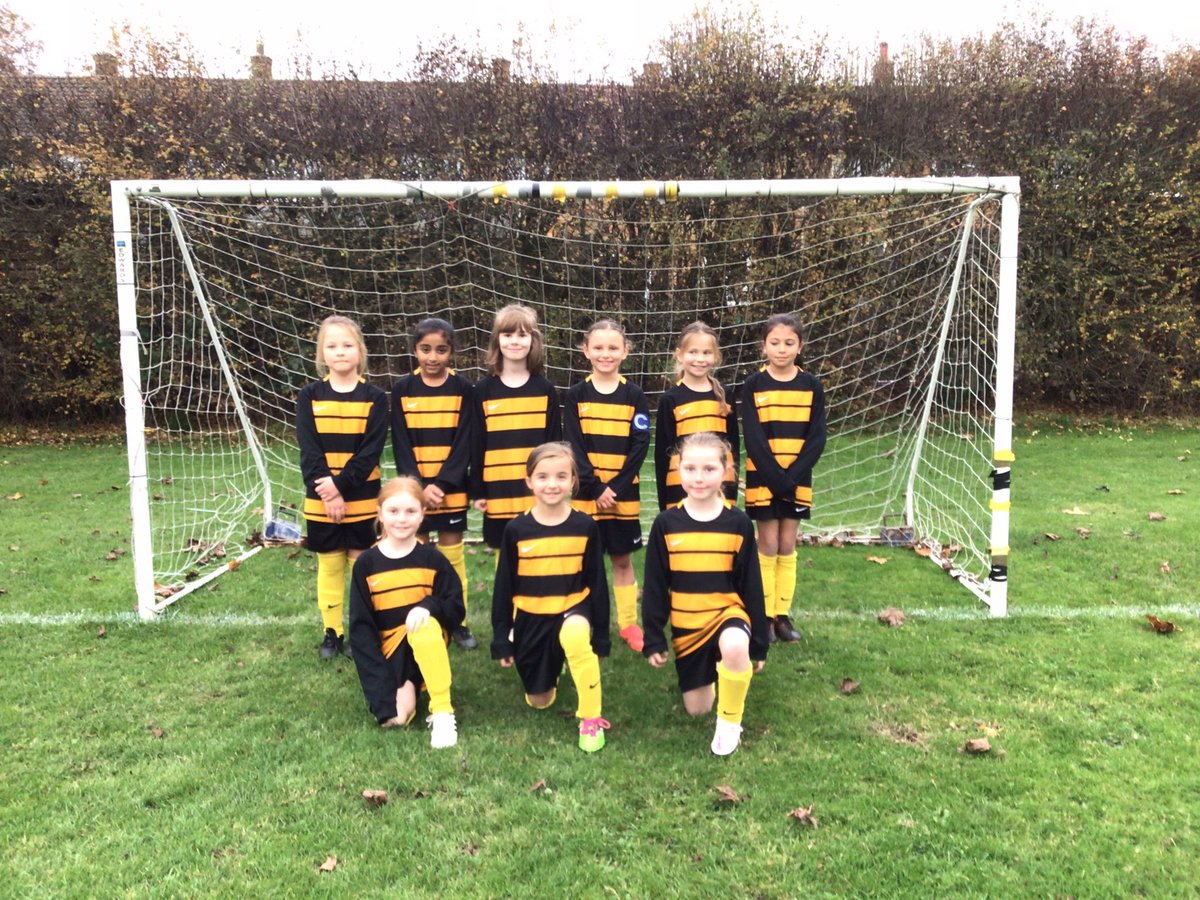 lynch_pe's tweet photo. Well done to our yr 3&amp;4 Girls &amp; Boys Football team! Both winning their matches in the Slough Schools league, Boys 4-0 and the girls 14-0! Very proud of all of them. https://t.co/JbRfXJJX70