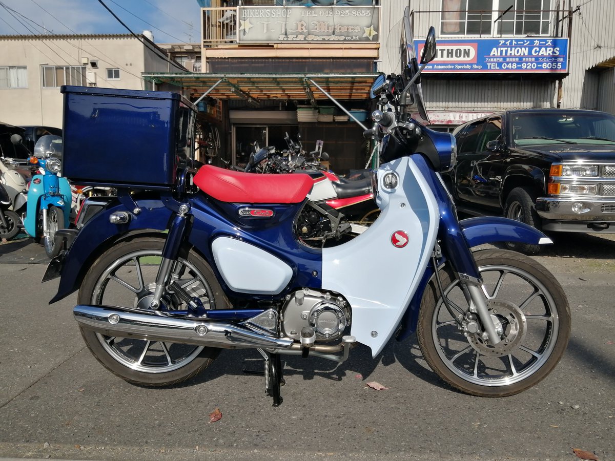 スーパーカブC125 一体感が欲しくてリヤボックスも同色で！ 塗装もお