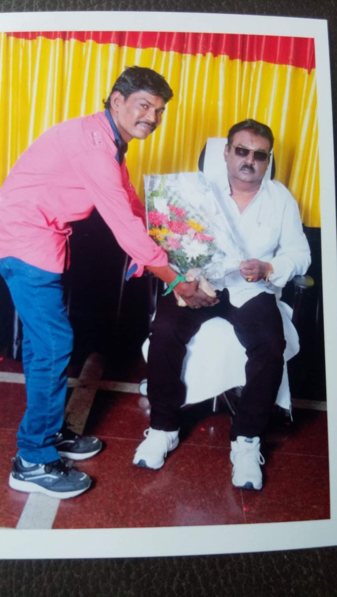 murasu_muruga's tweet photo. நமது கழக உறவான குலேந்திரன் அவர்களின் மகள் சென்னை ஸ்டான்லி மருத்துவமணையில் தீவிர சிகிச்சை பெற்று வருகிறார் அவரை நமது தம்பி விஜயபிரபாவோ நமது அண்ணியாரோ நேரில் சென்று பார்த்தால் அவருக்கு ஒருஆறுதலாக இருக்கும் என நம்புகின்றேன் ப்ளீஸ் 
#vijayakant
#vijayaprabakaran
#dmdkparty https://t.co/2rivxenx05