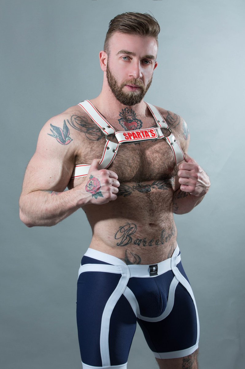 El_Gambito_TC's tweet photo. #GayGear, #GayFetishGear, #HungHunks, #SexyAF https://t.co/8S0jd7dfaF