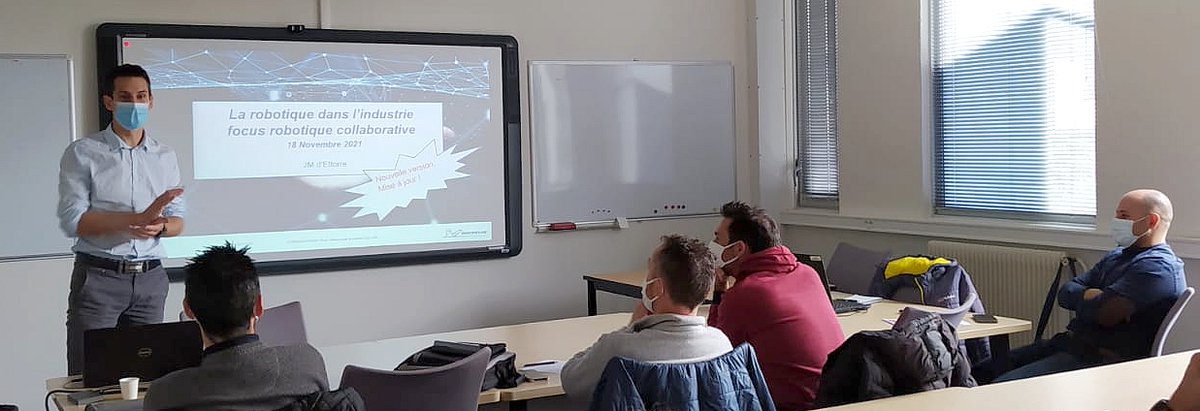 MPLS_Auvergne's tweet photo. L'usine du futur 4.0, homme connecté, IA, on s'y forme à la @MPLS_Auvergne, avec ingénieurs @Michelin, chercheurs @UCAuvergne @InstitutPascal #Factolab @SigmaClermont et formateurs @acclermont. 
@IMobS3 @i_site_clermont @Fondation_Lamap @Fond_Michelin https://t.co/eGkHGhB8ss