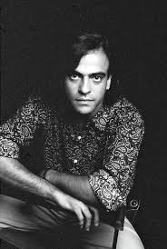 VLafora's tweet photo. @revista_efeeme #Moris un GRANDE. Aquí dejo #SabadoenlaNoche en la versión de #EnriqueUrquijo #SabadoNoche que se la lleva magistralmente a su terreno con #LosProblemas en su primer álbum. Genial. https://t.co/JfRAscgIzS https://t.co/8JD6HmbSnZ