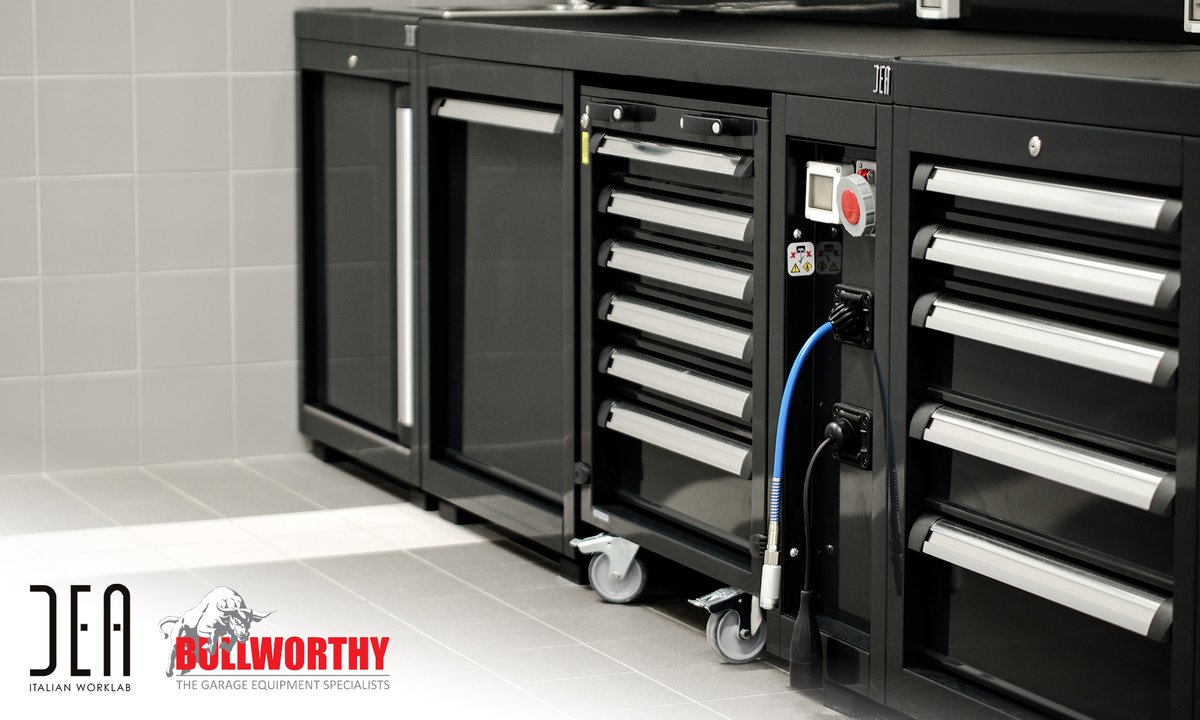 TRBullworthy's tweet photo. #workshopequipment #garageequipment #workshopfurniture #workshopcabinets #toolstorage https://t.co/LENLjabwf2
