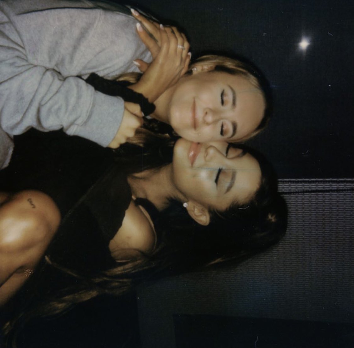 Ariana via Instagram 3 years ago today ‘‘yeah but she’s my FIRST cousin’ @/courtneychipolone @/lexie1225’ &amp; ‘‘would u like us to assign someone to butter your muffin?’’ &amp; ‘‘i’m on an all carb diet GOD KAREN U ARE SO STooPID’’ (19th November 2018)