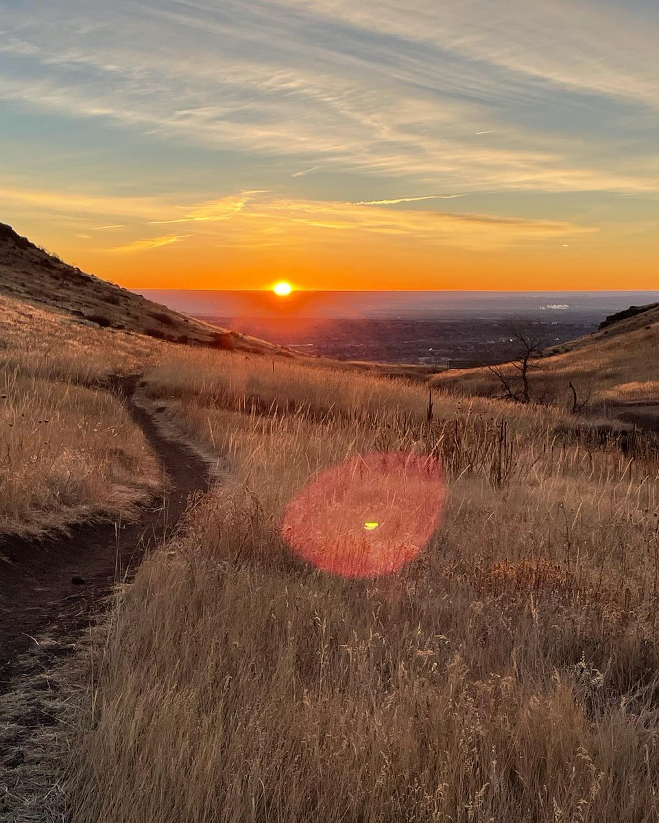 I thought I’d share some recent shots from my early morning #trailrunning adventures, right out my back door, here in #Golden #Colorado.  I’m so lucky to live here.

#grateful #mountains #getoutside #meditation #goldencolorado @VisitGoldenCO @trailhead @trailrunnermag