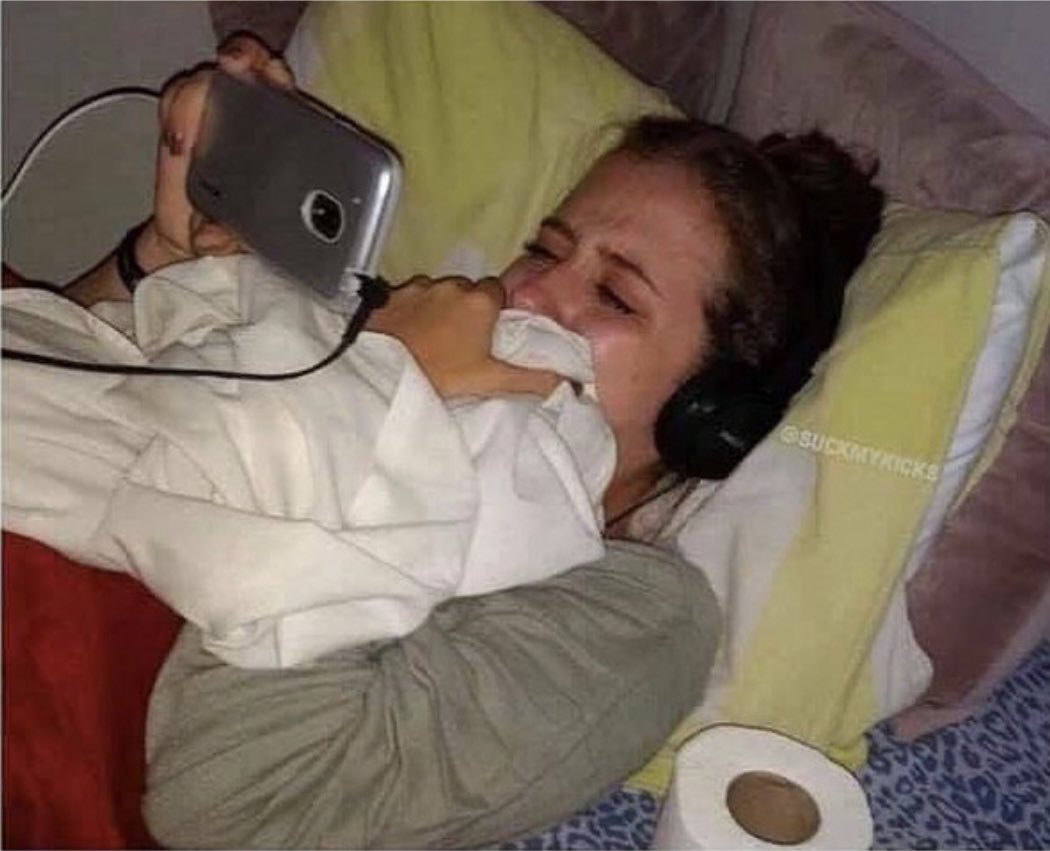 sakuradaydream_'s tweet image. plz #buzzfeedunsolved is ending in a couple of hours how am I to COPE