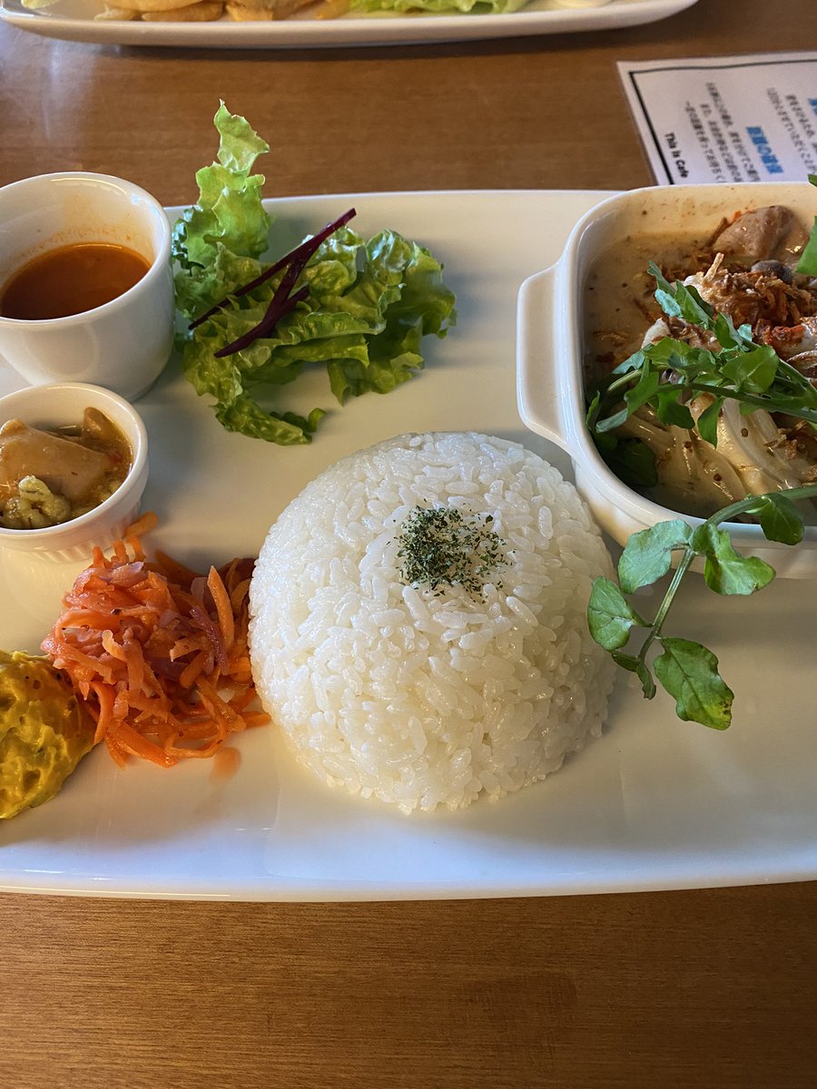 chai_ppe's tweet photo. 今日はカフェ行けてうさぎのアクリルスタンドお店で見つけて友達にちいかわのパジャマ貰えて幸せな1日でした( *´﹀`* ) https://t.co/UaGQ7uawqm