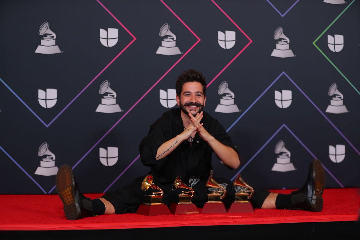 Karen Flowwers ♥︎ tweet media