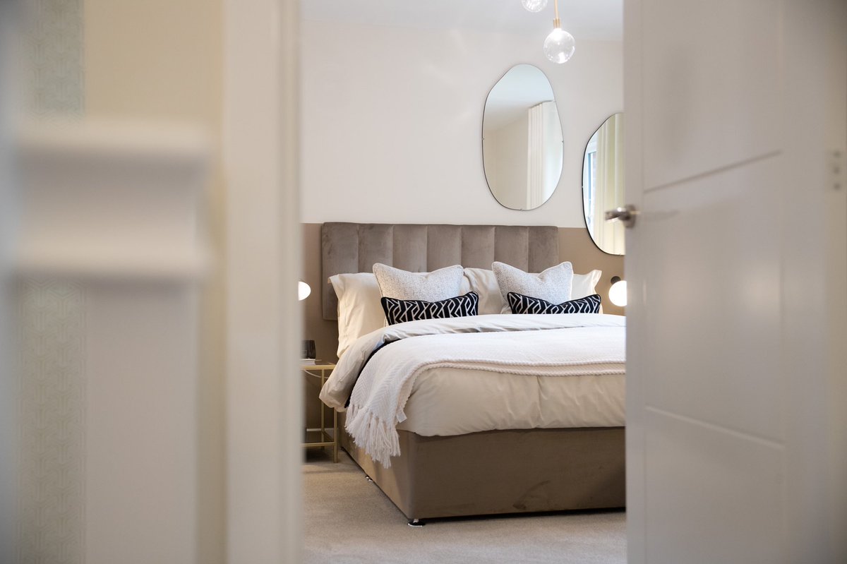 JWilliams_4's tweet photo. Our beautiful Grainger #showhome at The Weavers has been designed by Lifestyle Interiors and is now open for viewings 🏡 #LindenHomes https://t.co/ldaNqiqObK