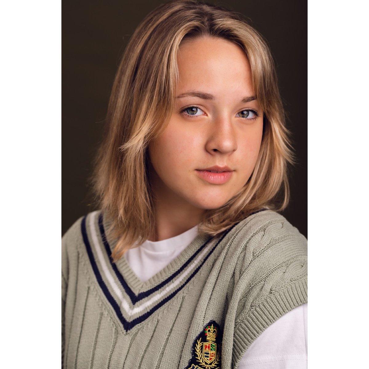Flashback Friday with Louisa! These were from her headshot session back in summer, and she looks great doesn’t she!! 
📸
#2021 #kent #kentfamilys #loveashford #family #photoinspo #photography  #memories #familyphotoshoot #canonuk #flashbackfriday #fridayfeeling #almosttheweekend
