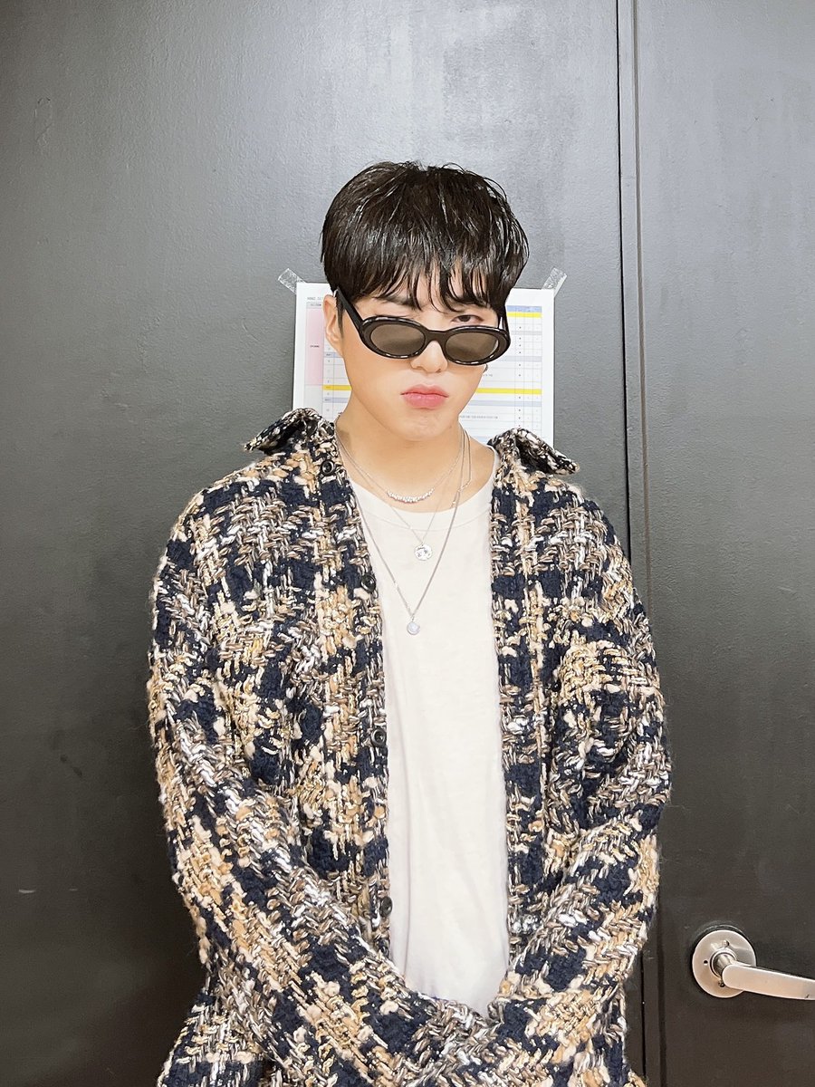official_yoon_'s tweet photo. 미노 고생했고!!! 잘했다!!!! 나는 조금만 더 뽜이팅!!!👍🏻💙💪🏻💙 https://t.co/Mtwe16QYTs