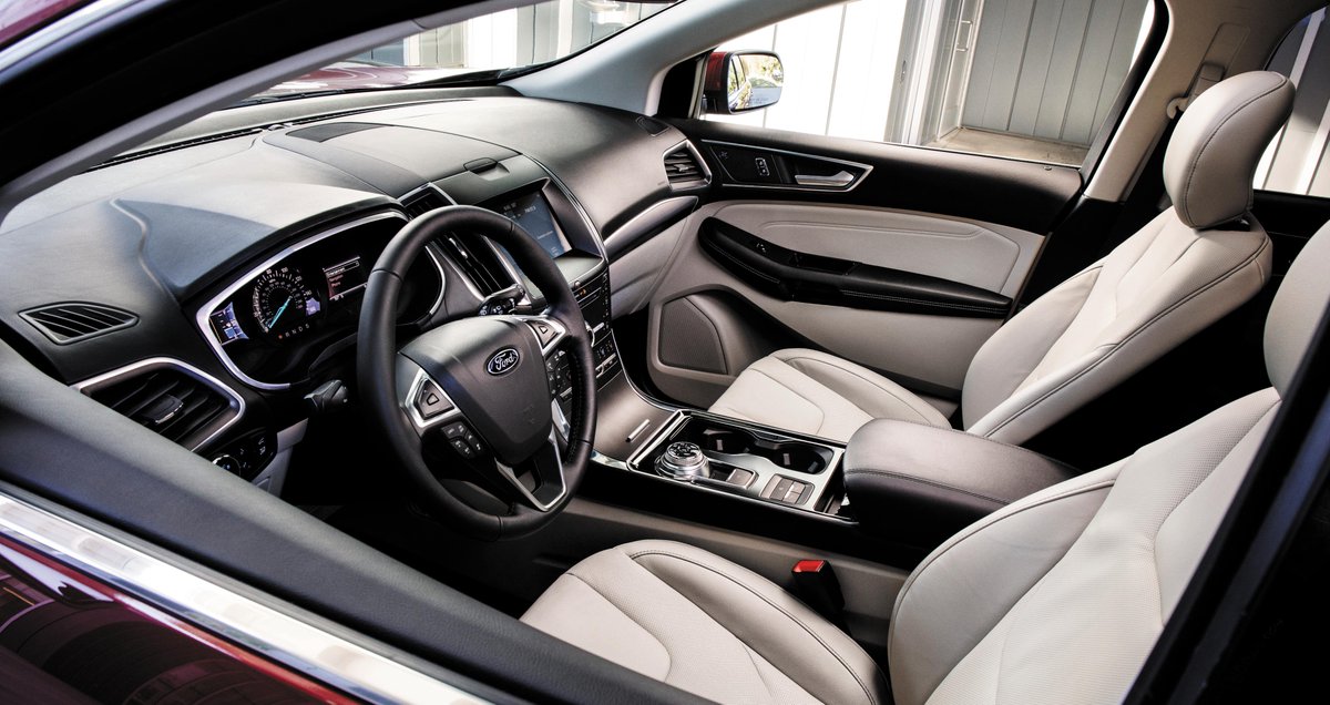 Apenas duas palavras: interior luxuoso! Isso descreve o #FordEdge. Veja: bit.ly/3nx7Ymb