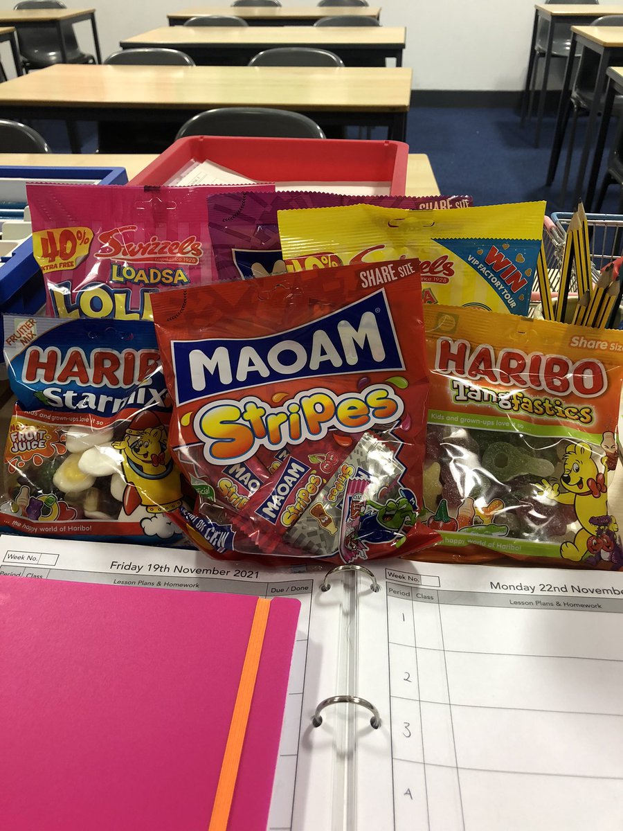 My lovely 1/4 class won Star Class of the Month so as requested, all their favourites! 🍭 Wonder how hyper they’ll be after this… maybe some regrets 🤣