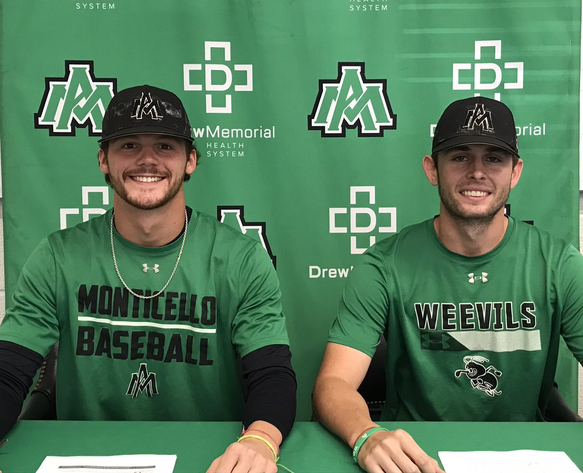 Congratulations <a href="/Derek_cole4/">Derek</a> and <a href="/MasonPhilley/">Mason Philley</a> signing with <a href="/AppleSox/">Wenatchee AppleSox</a> <a href="/WCLBaseball/">West Coast League</a> #WeevilNation⚾️ #WeEvil