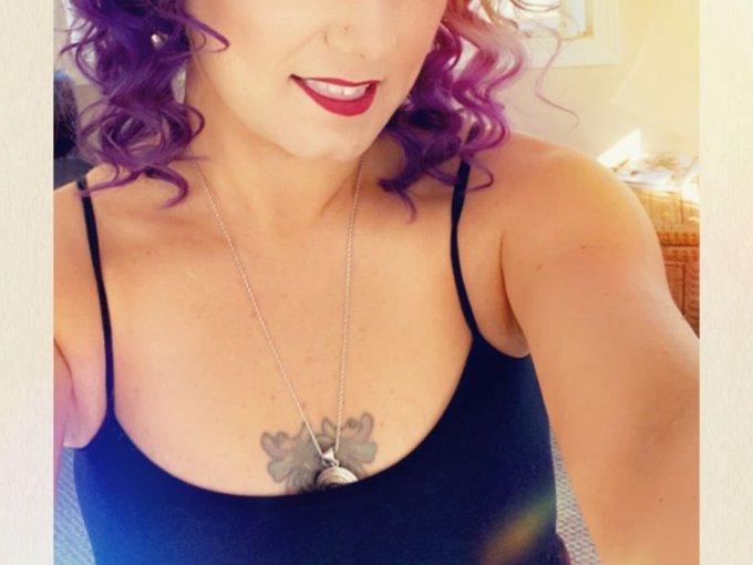 I'm online right now on Skyprivate - pay-per-minute system for Skype live shows. Call me right now in