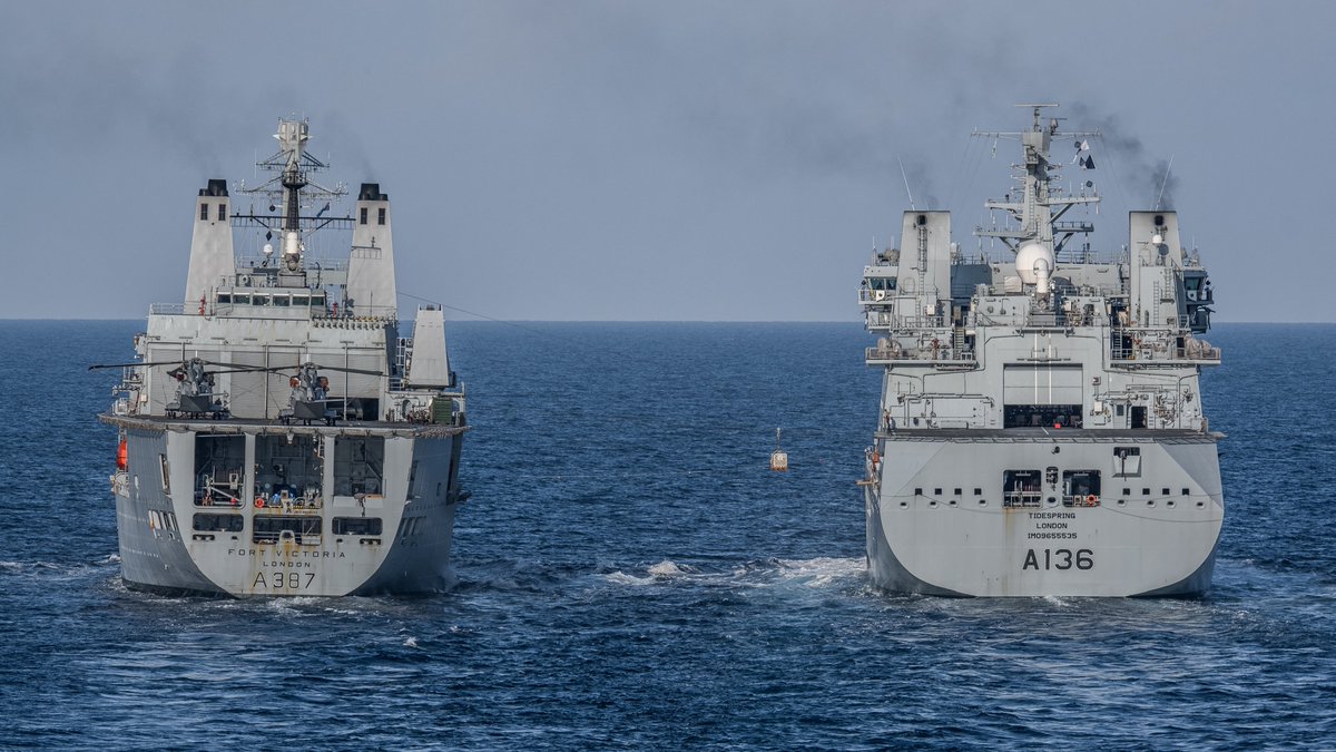 RFATidesurge's tweet photo. Professional maritime logistics delivered by @RFATidesurge, @RFAFortVictoria @RFATidespring this afternoon in support of the UK Carrier Strike Group! 

A day without a RAS is like a day without sunshine, so we made sure to get lots done today! ⚓️

#WeLoveLogistics #UKCSG https://t.co/zvpb33BbBv