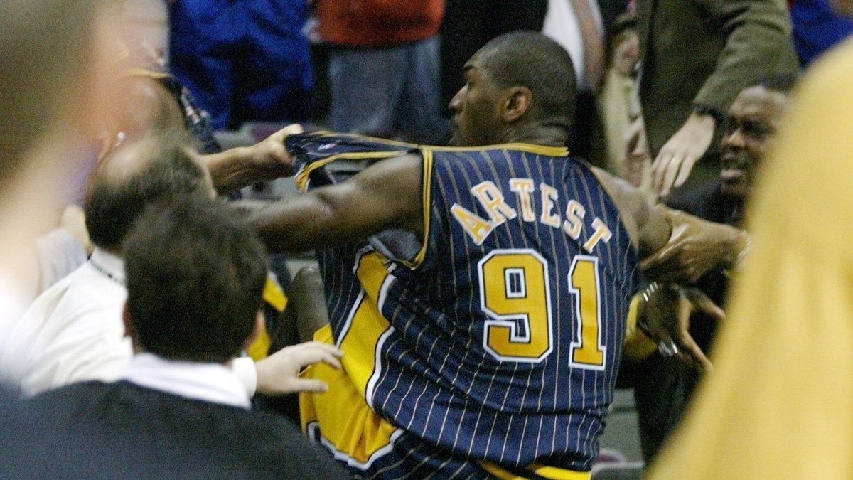 MotorCityBanter's tweet photo. 17 years ago today the most infamous brawl in NBA history happened: "The Malace At The Palace." Ben Wallace shoves Ron Artest after a hard foul and all hell broke loose! #Pistons 

Main Player suspensions:

Ron Artest: 86 
Stephen Jackson: 30
Jermaine O'Neal: 15
Ben Wallace: 6 https://t.co/ux6Zmm4kqu