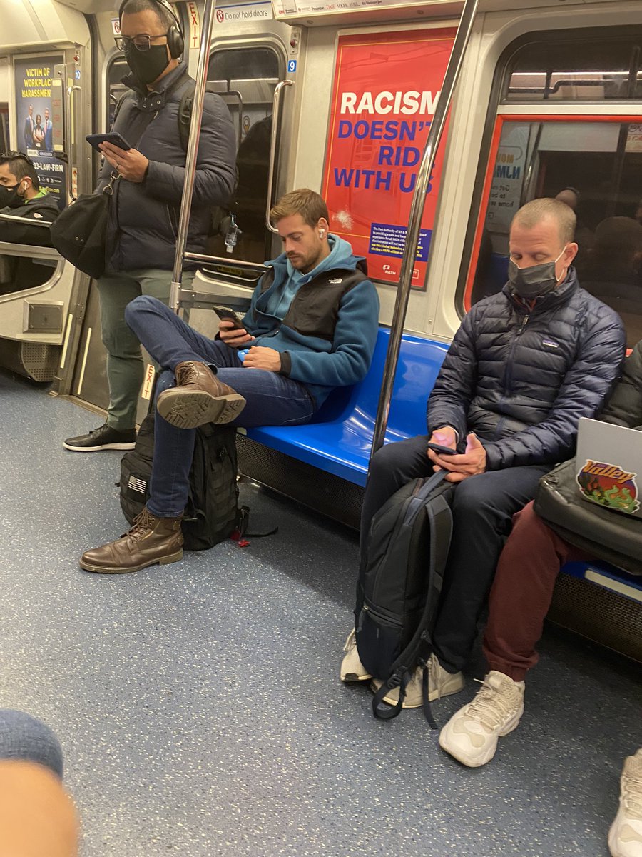 JustiniBar's tweet photo. @PATHTrain what happens to people who don’t wear masks? Seeing more of it recently and the rest of us who are complying look like idiots https://t.co/YVE0gOs8Io