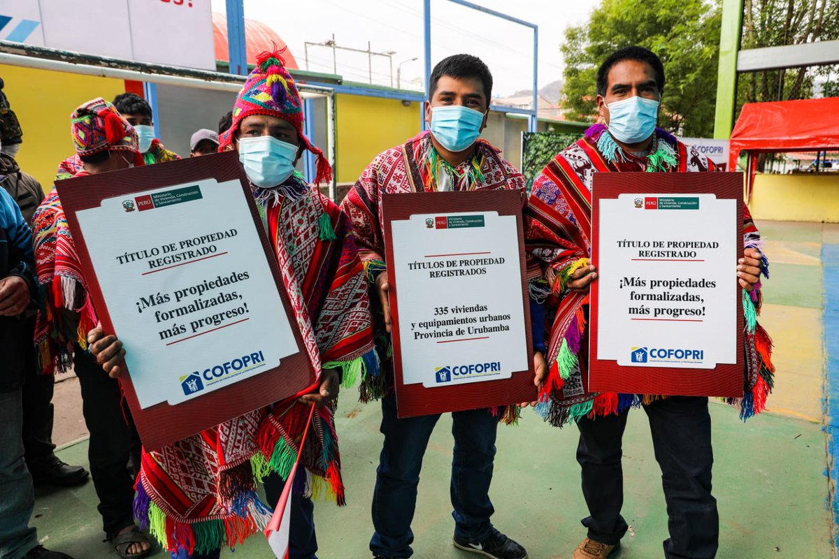 CofopriPeru's tweet photo. ↗️ #COFOPRIAvanza | ¡Así se vive la fiesta de la formalizacion en Cusco! COFOPRI junto a @viviendaperu entregarán más de 3000 títulos de propiedad a familias de toda la región cusqueña. https://t.co/0WwLAsU3af