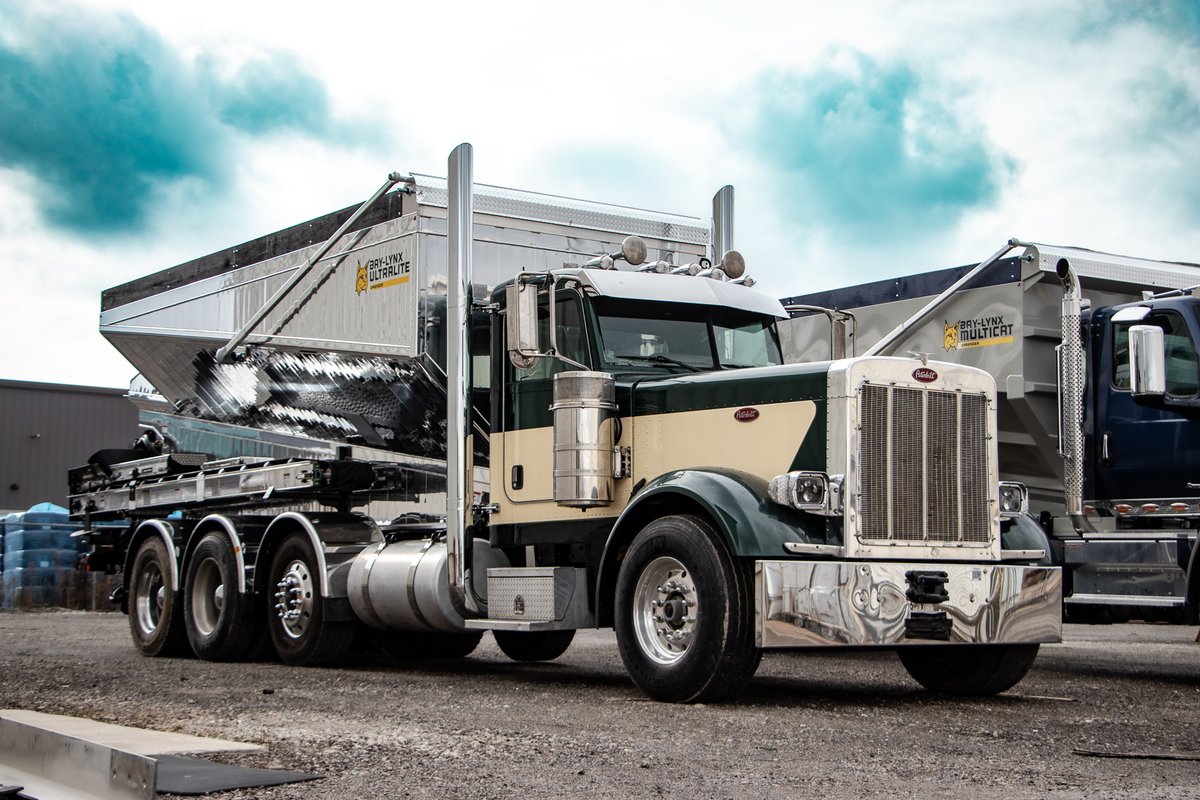 BaylynxMfg's tweet photo. Stone Slingers of WNY going with the @PeterbiltMotors and polished Ultralite Spreader and we are loving it!
#Peterbilt #StoneSlinger https://t.co/g7X2Bp4jAf