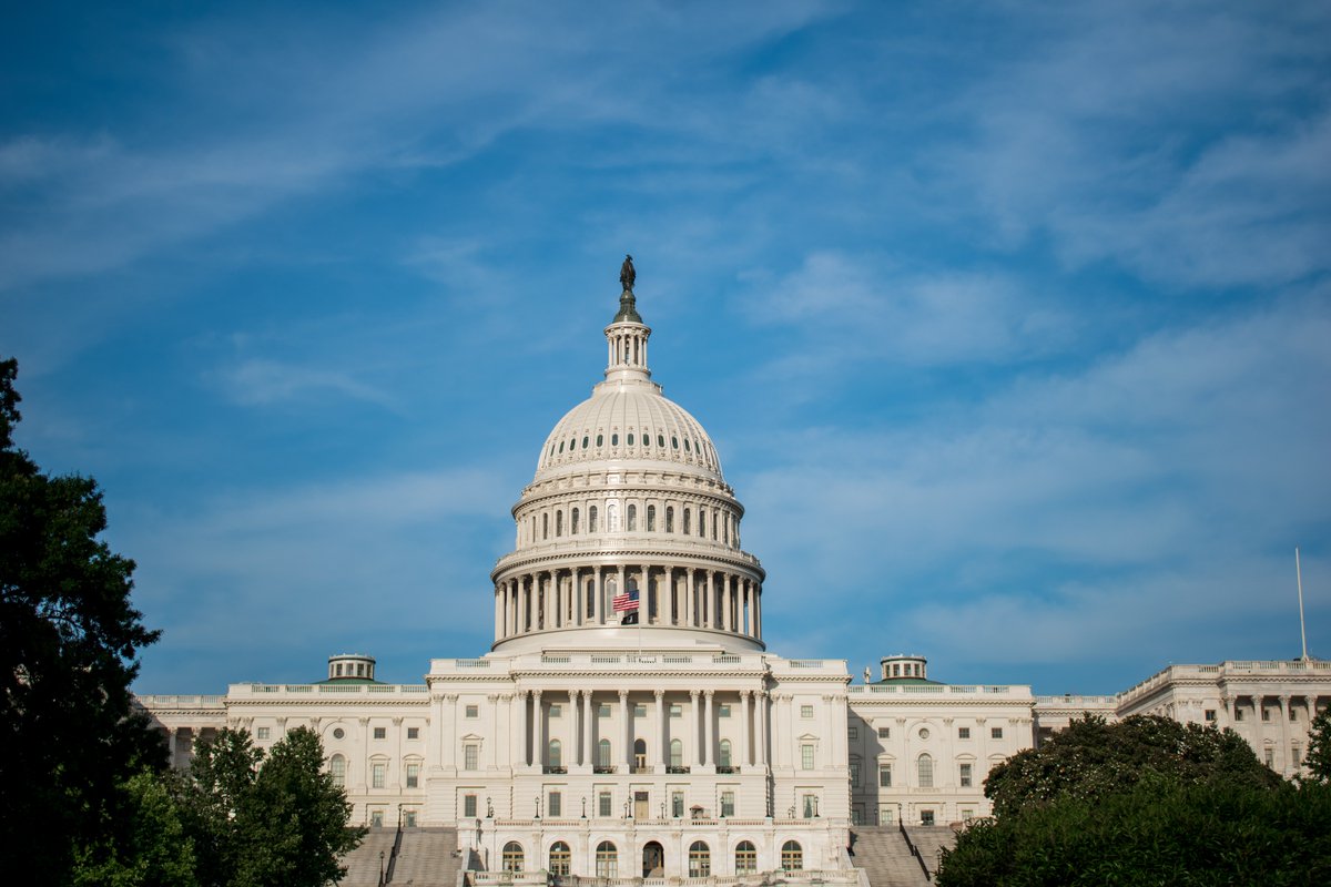 SageCQPolitics's tweet photo. In this #CongressReport, former congressional reporter @deborahkalb explores the latest landmark presidential legislation and how it came about.
Access it here: https://t.co/yoCCBhN1Aa
#BuildBackBetter #AmericanSociety https://t.co/UKf315va2x
