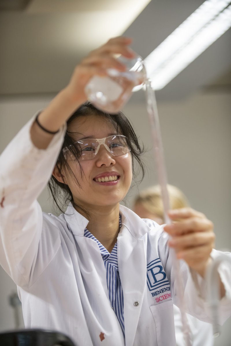 benendenschool's tweet photo. Catalyst Investigation in Chemistry

This week Six One students conducted an experiment to investigate the rate at which hydrogen peroxide decomposes in the presence of a transition metal catalyst. More info here: https://t.co/sGvIw876M4 https://t.co/CDG7T0ZghC