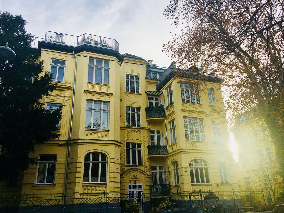 EmmaPeel_Knight's tweet photo. #รsterreich ๐ฆ๐น#Wien #PreLockdown #Hietzing .... eine andere Welt .... ๐๐๐ปโ๏ธ๐๐ฆ๐น๐โโ๏ธ๐๐ท ๐๐ป https://t.co/9oGregSUnV