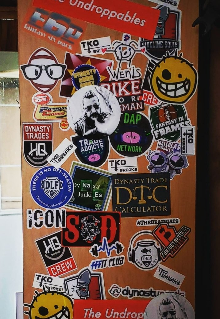 AndrewHallFF's tweet image. Gt some new additions on my #StickerWall courtesy of @jemotheicon and @FantasyBesties :