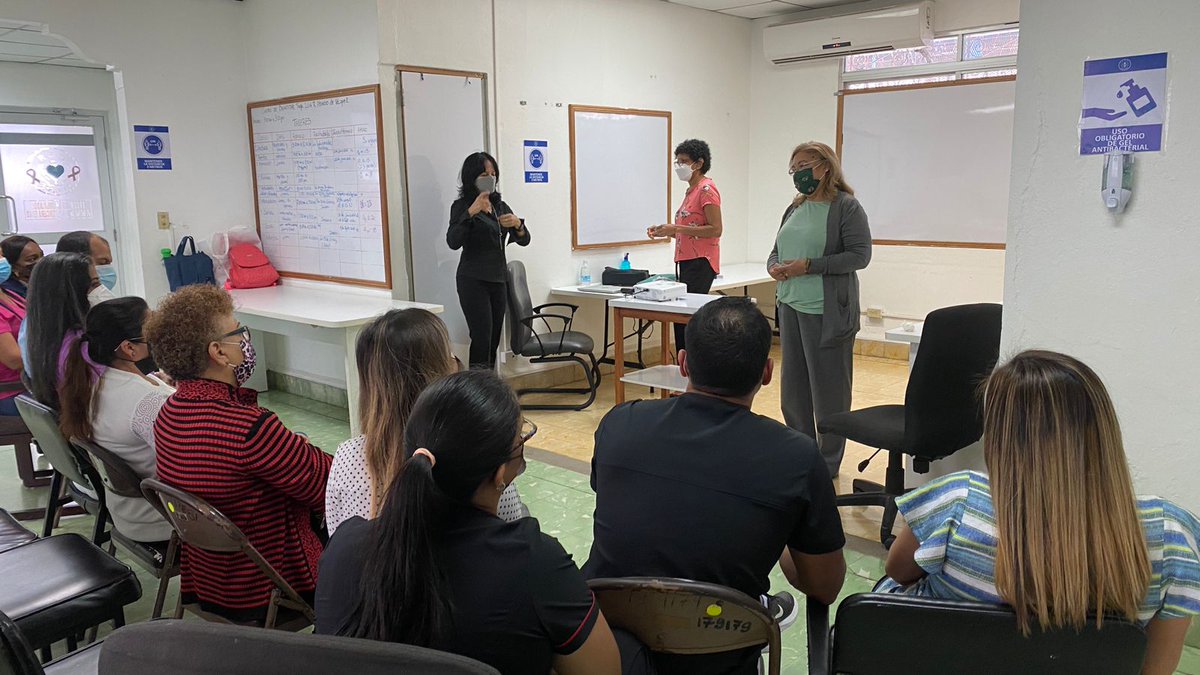 #CiudaddePanamá 
Doce funcionarios de salud de la <a href="/CSSPanama/">CSSPanama</a>, culminaron el curso de lengua de señas panameñas, coordinado por la Oficina de Equiparación de Oportunidades, a fin de brindar una atención de calidad y oportuna a los usuarios con discapacidad auditiva.