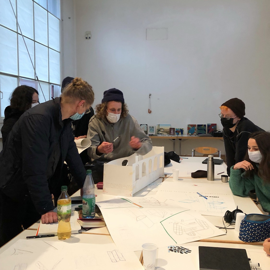 HfBK_Dresden's tweet photo. Sol Calero: Wir freuen uns im Rahmen einer internationalen #Gastprofessur, gefördert von der #LiebeltStiftung, derzeit #SolCalero zu Gast zu haben. On Working Together ist Titel, Thema und Ziel des dreiwöchigen Projekts von S. Calero mit Studierenden der #HfBKDresden. #Lehre https://t.co/Z5MOWdyE0I