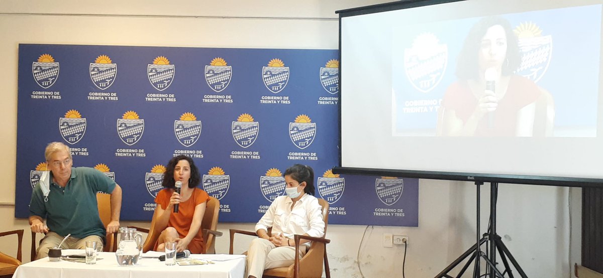 AuciUruguay's tweet photo. Sobre los espacios de articulación de los proyectos #Eccosur compartieron las buenas prácticas, la responsable de Ambiente, Ciencia, Tecnología e Innovación de AUCI @pivimez, Valentina Roel en representación de las 4 intendencias participantes y Martín Echeverry del @MAmbienteuy https://t.co/qQNS2WJXfC