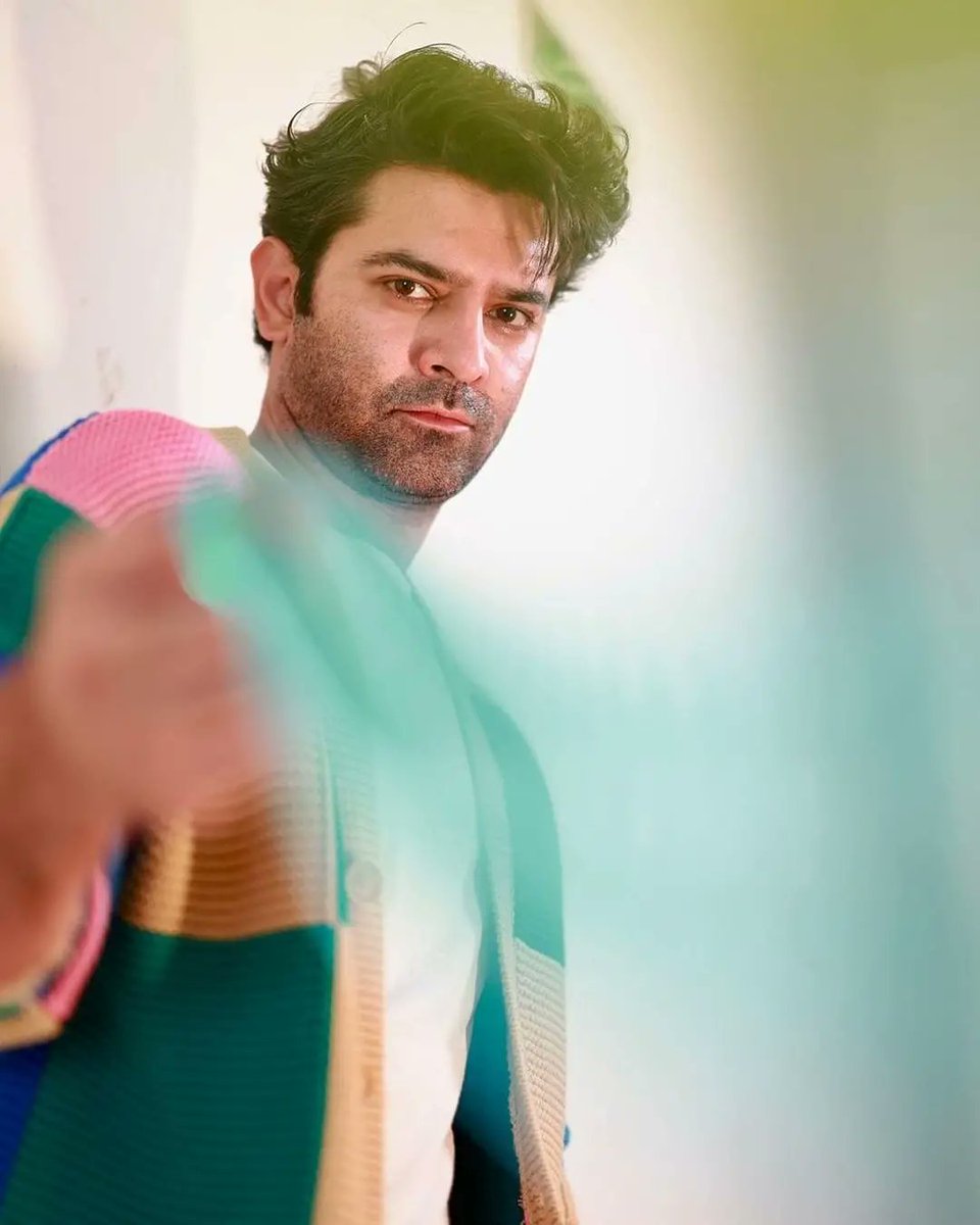 Barni317's tweet photo. #BarunSobti 👌🙏💞
barunsobti_says - Razz-ma-tazz! Coincidentally, this was also the name of the first team I ever handled.

#Friday #FridayFlash #FridayFreshness #FridayVibes #FridayFeels #Photoshoot #ColourSplash
https://t.co/LThumR5bBf https://t.co/pJyoC76tKG