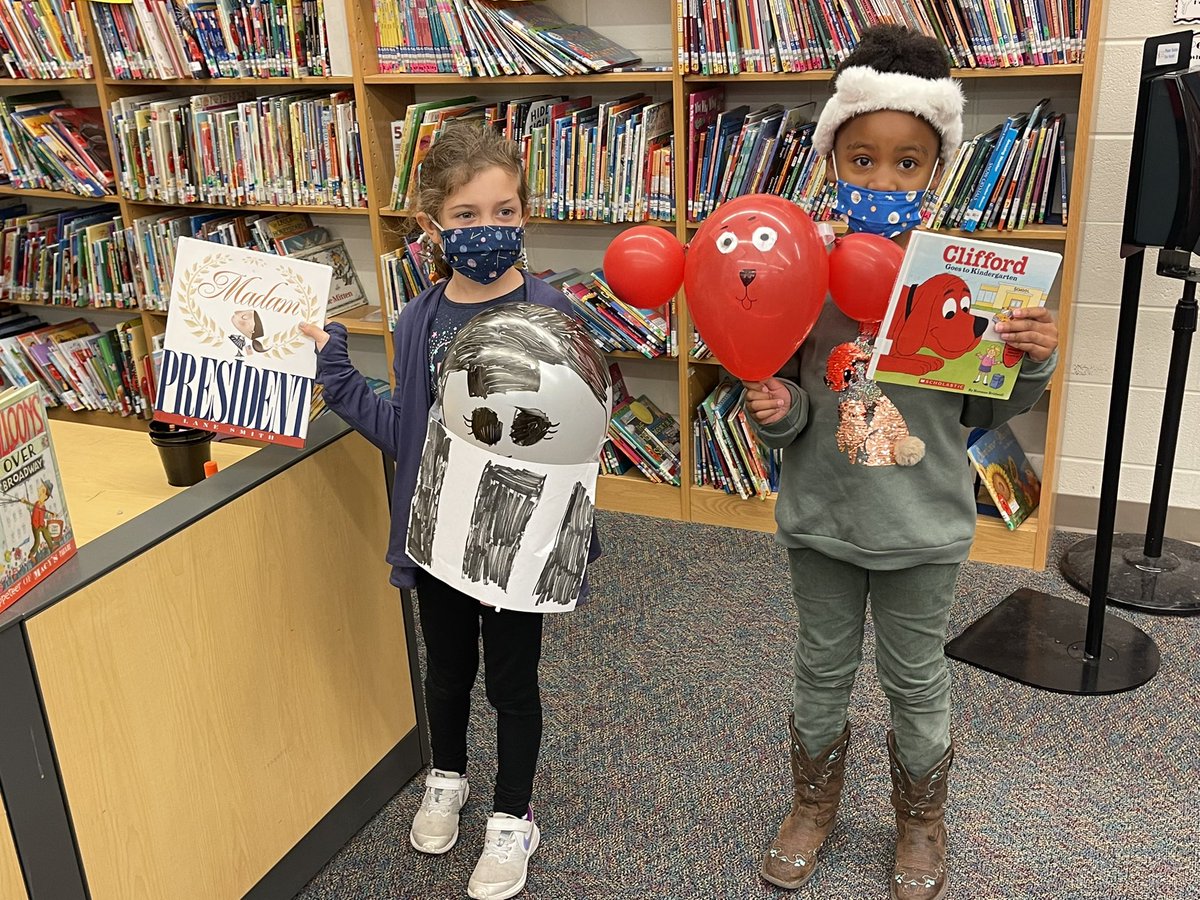 Look at these cuties with their balloons from Broadway! #books #lovebooks #broadway @jbland100 @mbpcaps @BrandonIBPYP @SparkyTeach @apsupdate