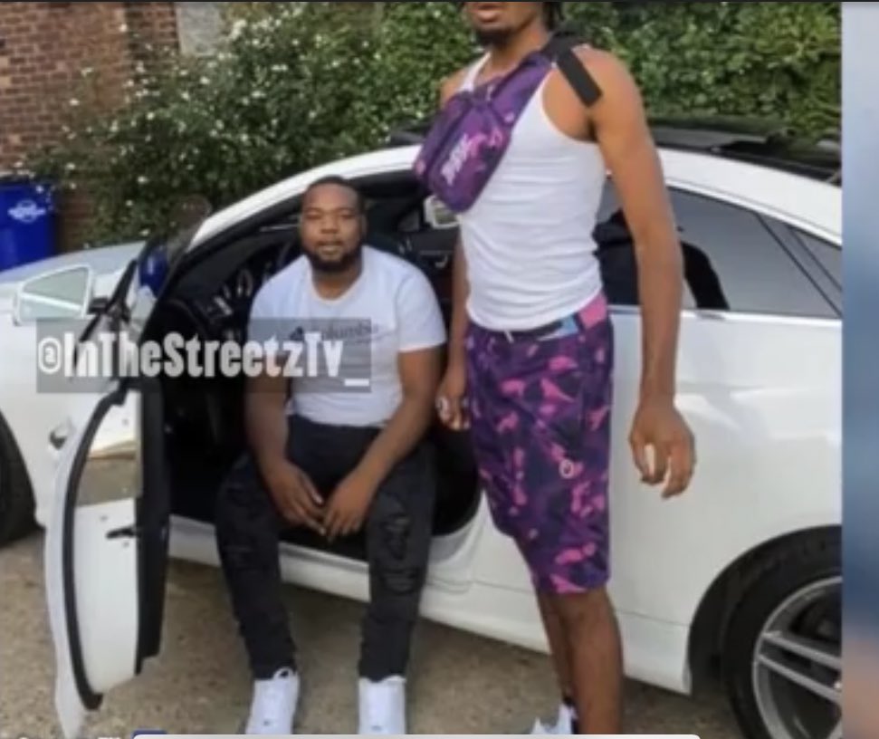 hopblogger's tweet photo. Internet Detecives out here helping the Memphis Police they ain’t letting Young Dolph killer’s off the hook https://t.co/Uyd58teeNC